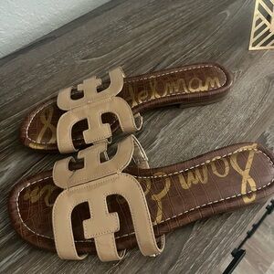 Gently worn SAM EDELMAN BAY SLIDE SANDAL size 9.5